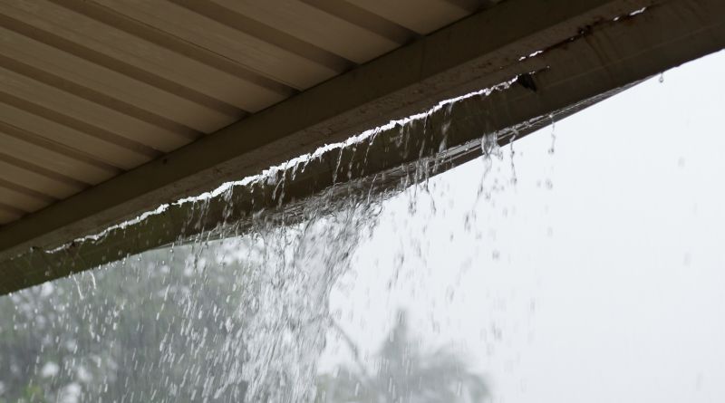Water Overflow from Clogged Gutters